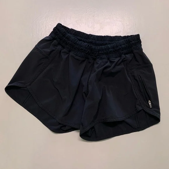 Lulu Lemon Shorts size 6 - Picture 1 of 3